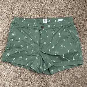 GAP Shorts Womens Size 10 Olive Green Floral Flat Front Chino 3" Inseam